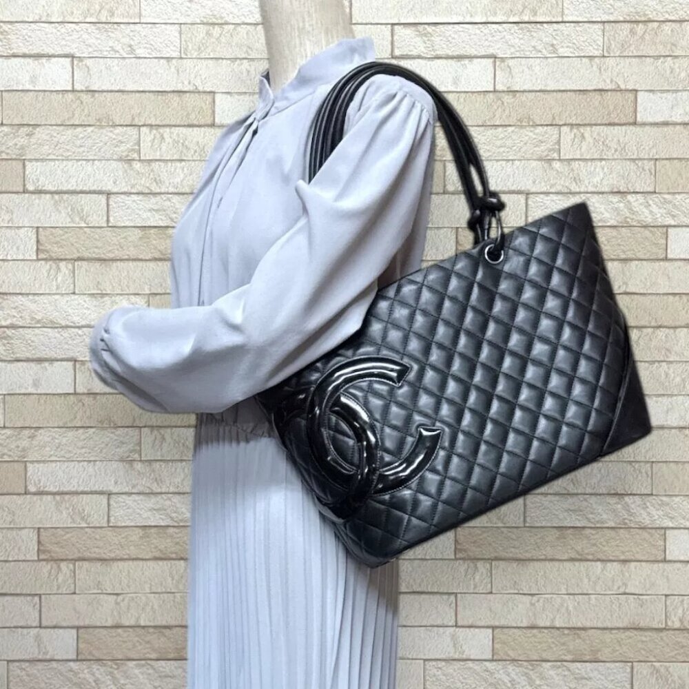 CHANEL Tote Bag A25169 Calfskin Cambon Tote Bag Large - Picture 2 of 11